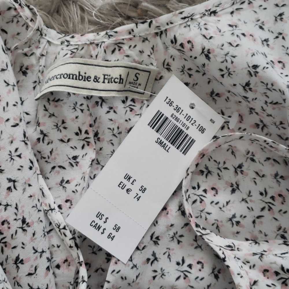 ABERCROMBIE & FITCH Boho Floral Cold Shoulder Top - Picture 6 of 7